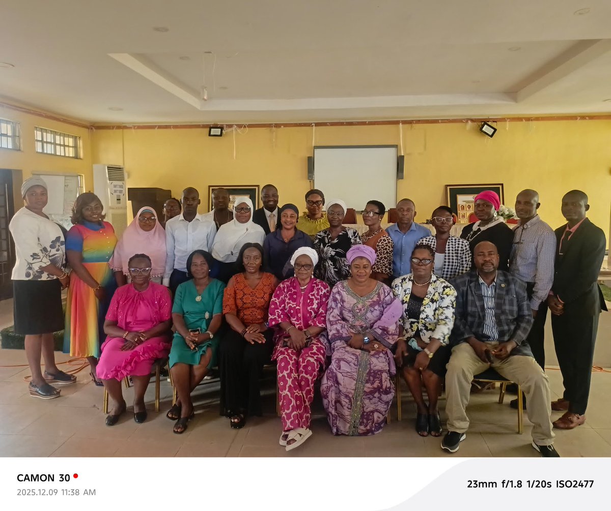 Tescom_Lagos's tweet photo. ASPIRE TO BE THE BEST, TESCOM CHAIRMAN URGES ELIGIBLE OFFICERS FOR Y2026 PROMOTION EXERCISE.
Read more : https://t.co/JwWdhIfE6h https://t.co/GCQlyacY87