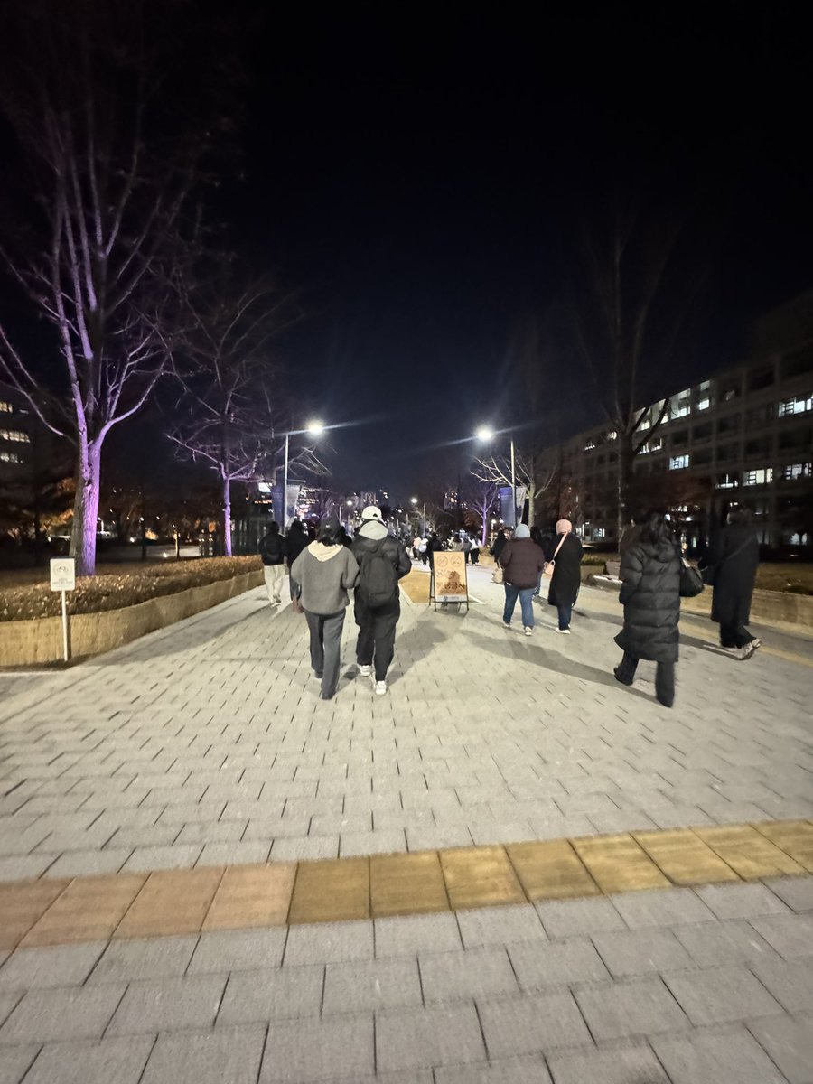 나롱이❕ tweet media