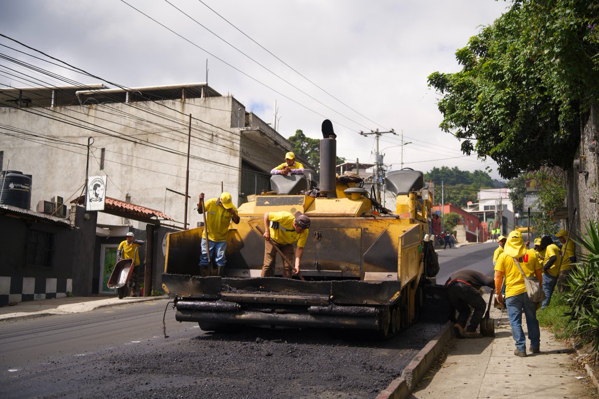 CIV_Guatemala's tweet photo. Más seguridad, mejor camino 🚧🚜
@COVIAL_CIV concluyó la renovación de la RN-05, beneficiando a los más de 57 mil habitantes de San Pedro Sacatepéquez y a quienes transitan a diario por esta ruta. 🚗🏞️
Más detalles: https://t.co/YEqzgweHyL
#PlanConecta2025 #CIV https://t.co/sBcTGRUreS