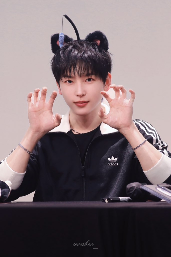 Wonhee_Li's tweet photo. 가장 소중한 네게，생일 축하해!!

#ELAST #엘라스트 #エラスト
#RANO #라노 #ラノ https://t.co/azC7tM7xp6