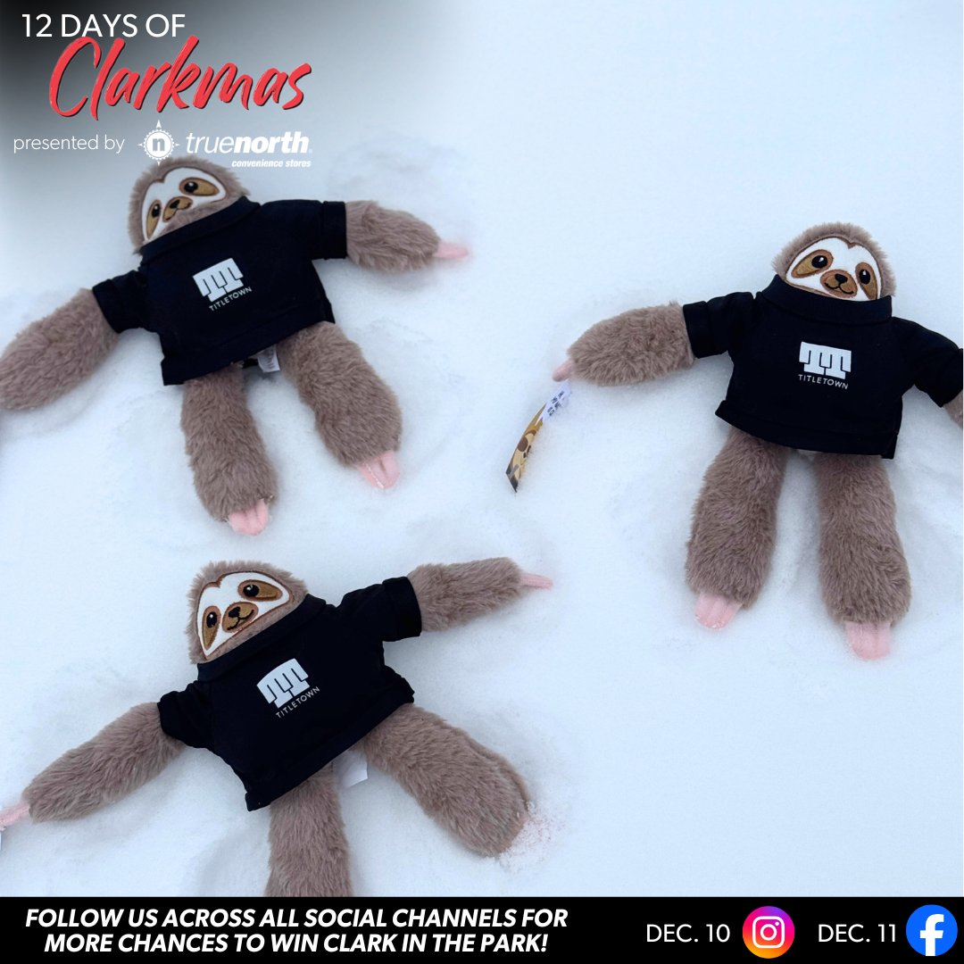 titletown's tweet image. On the third day of Clarkmas, Titletown gave to me. Clark having fun in the snow❄️ 

Here's How to Win a Clark: 
⛄ Like this post 
⛄ RT or repost this 
⛄ Must be following: @titletown 

Presented by @truenorthstores