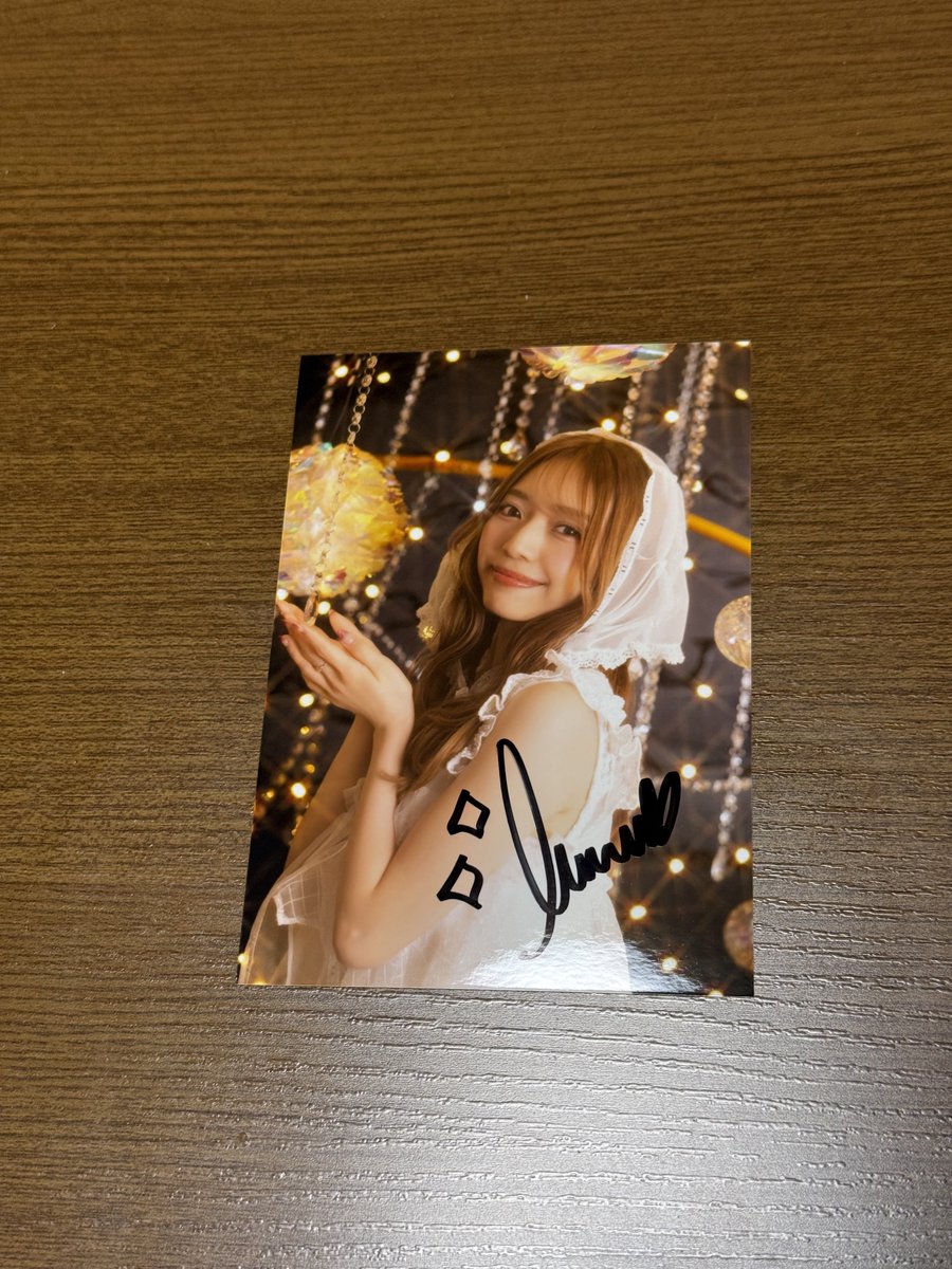 特典会の為に買ったるんぱん生写真からもサイン出た😳💚 今日はサイン