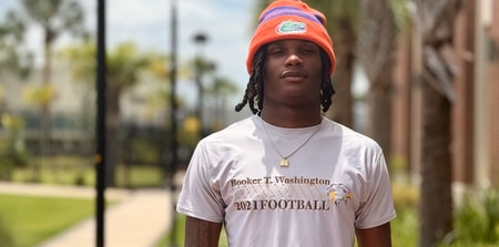 Corey_Bender's tweet photo. Florida quietly landed a 6-foot-6 mismatch in WR Marquez Daniel.
The Alabama native isn’t just a jump-ball threat either, as he can cover ground quickly and pick up yards after the catch.
More on Daniel's potential impact: https://t.co/xV5aiDQsCp (On3+) https://t.co/R2DjBrTrGz