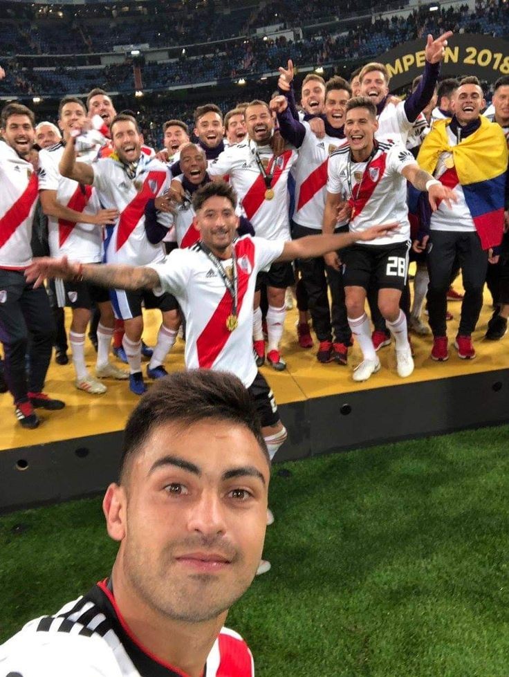 📲🏆 La selfie del campeón eterno.