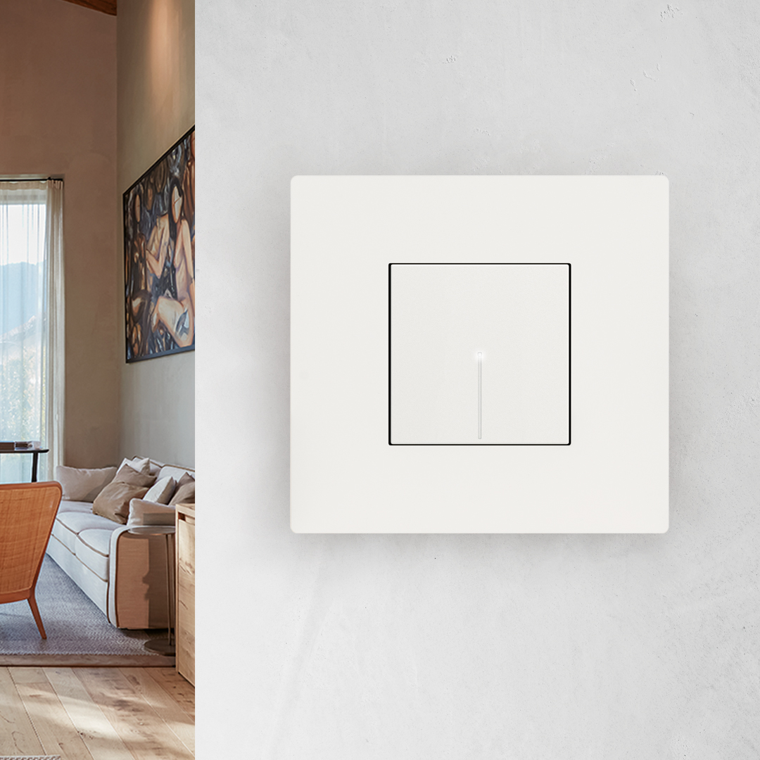 La colección Circular de #LightNow es la transformación consciente de fibras naturales y materiales puros como el mineral mica.

Disponible en tres variantes: blanco puro mate  y dos acabados exclusivos derivados del textil de moda rápida y de mica de residuos de la construcción.