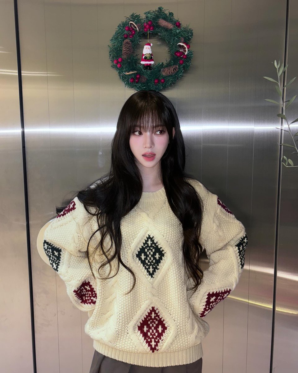 timetoKARINA_'s tweet photo. 231210 | 카리나 인스타

#aespa #에스파 #KARINA #카리나 https://t.co/1JfBxmUQFm