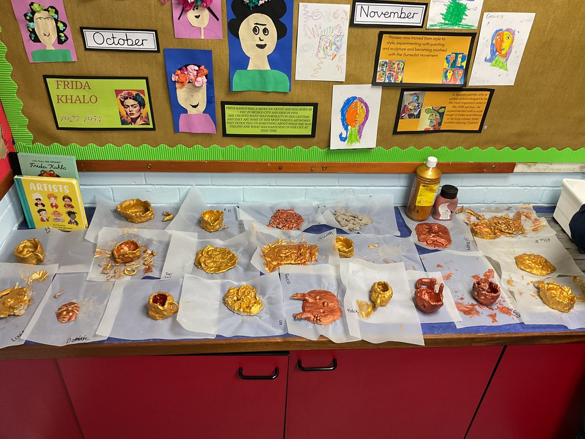 Year 3 enjoyed painting their masterpiece this afternoon. This was part of their History topic. Well done year 3 🌟 <a href="/UNICEF_uk/">UNICEF UK</a> #article31