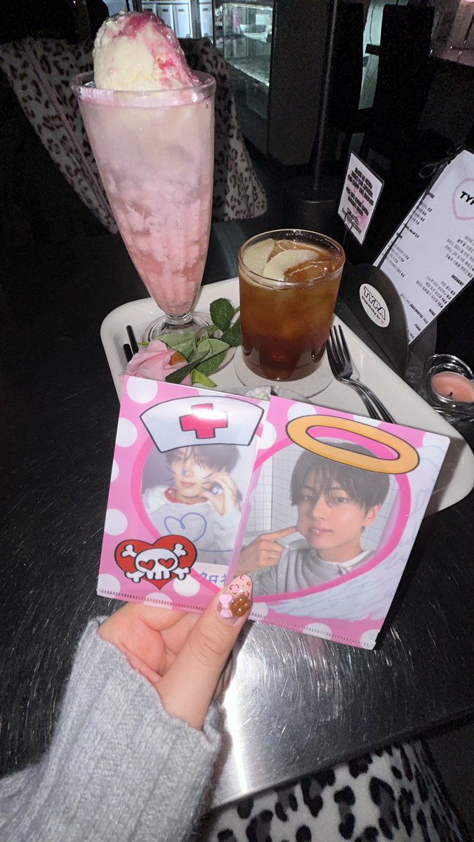 kekimeltdown's tweet image. 평생 이러고 놀 것임｡