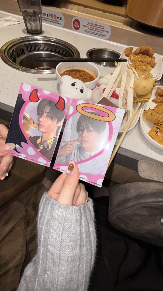 kekimeltdown's tweet image. 평생 이러고 놀 것임｡