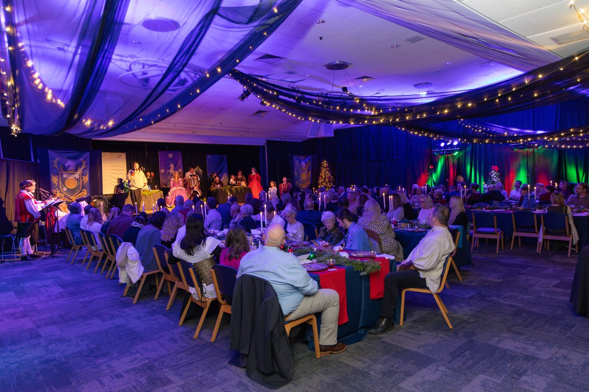 EdisonOhio's tweet photo. 🎄We had a great time hosting our annual Holidays at Edison State! A heartfelt thank you to everyone who attended, our generous sponsors, and the Edison Stagelight Players for their wonderful performances. https://t.co/kn0mAyBjst