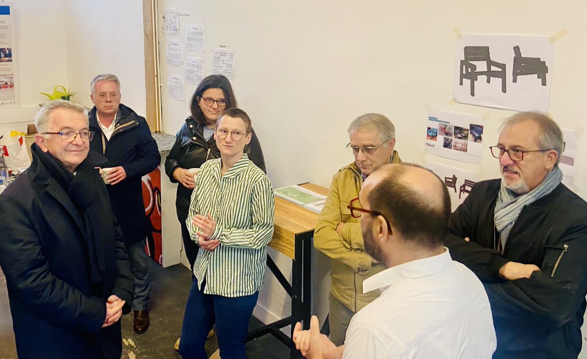 RCValdeLoire's tweet image. #Emploi 💼
📣 Avec #CAPAsso, la @RCValdeLoire soutient l'emploi associatif et l'#ESS ✅

✍️ À Mettray (Indre-et-Loire), @fbonneau signe le renouvellement de l'aide apportée à Precious Plastic Touraine, qui lutte contre la pollution plastique ♻️

🔗 rcvl.fr/CAPAsso-20ans