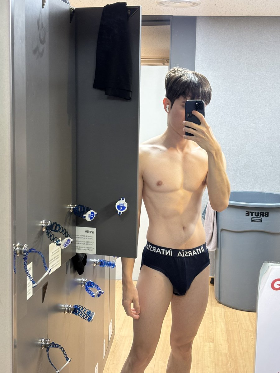 undong_ditto's tweet photo. 뭐가 나아? ㅎ https://t.co/JFWBjDnt8B