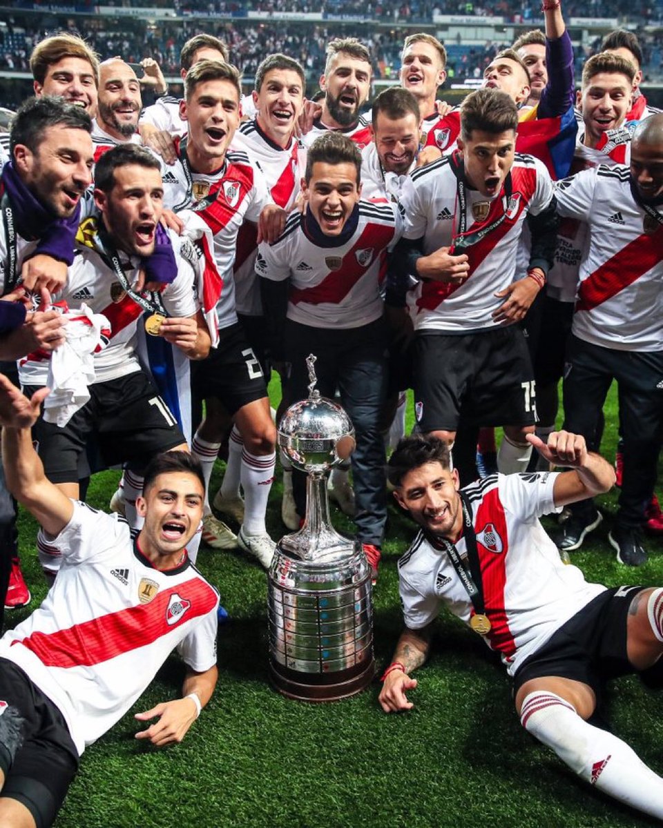 Cierren los ojos.

Hay millones y millones de hinchas de fútbol en el planeta. Hay miles y miles de clubes en la FIFA.
Ninguno le ganó una final continental a su eterno rival.
Salvo uno.

Ahora abran los ojos.
9-12-♾️