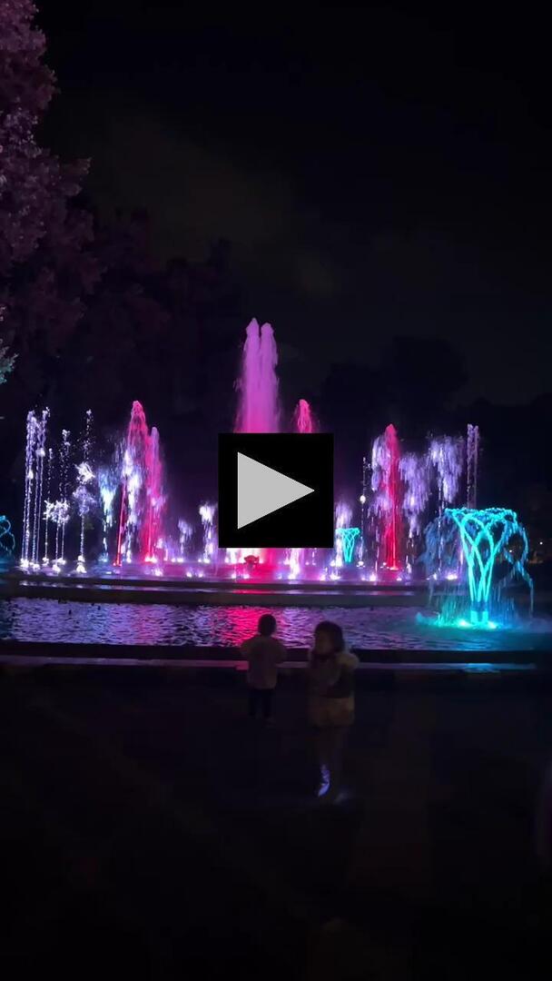 "Can't Stop the Feeling" on Margaret Island 

Crossed #Budapest #MargaretBridge from #Buda back to #Pest - Perfect timing @ #MargaretIsland to catch #tunes on #MusicalFountain !  #WordyExplorers #hungary #fountain  
ift.tt/LtH5Ni6
