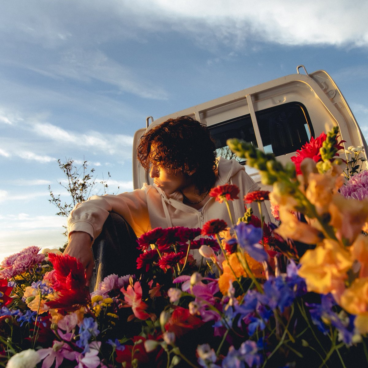 1st ALBUM「COLORFUL」 OUT NOW💐

今の俺のすべてを、この8曲に詰め込みました。
是非聴いてください🤝

yrdleo.lnk.to/colorful