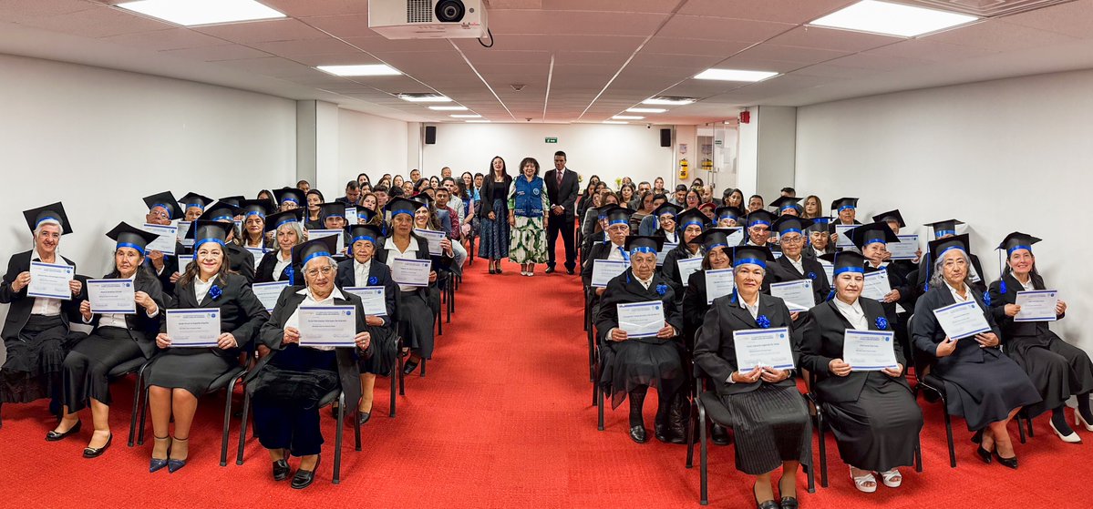#DespertarHumano 🇨🇴 | 🎉 Clausura del Proyecto #BienestarParaLaPersonaMayor en Pasto, Nariño.

Entre juegos y aprendizajes, los adultos mayores vencieron miedos, compartieron sonrisas y recordaron que siempre es posible alcanzar sueños y metas. 🌟💙

Más: acortar.link/36ZyPs