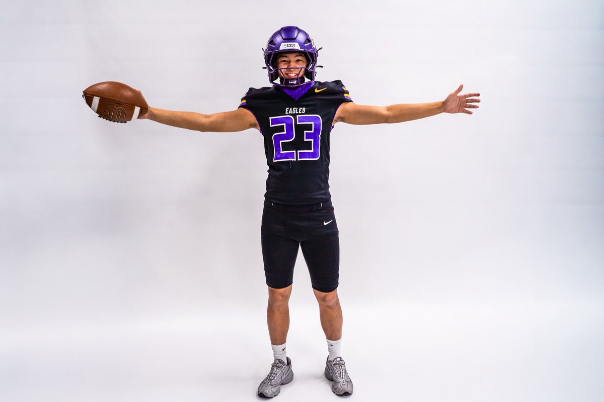 Slowmo_moseh's tweet photo. Had a blast back on @unwfb soil! Huge thanks to @UNWMoore and @CoachSommerlot for inviting me for my official visit! God is good. #CompeteWithAPurpose https://t.co/ii8VPBNP4x