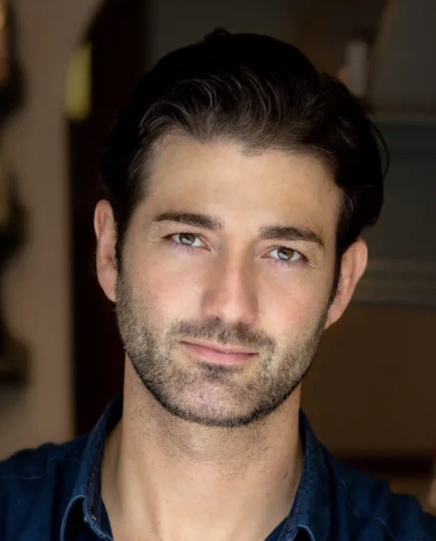 stevebell62's tweet photo. Limited tickets for this Friday’s @the_halle Cracker concert featuring @KatieBirtill &amp; @OliverTompsett along with Hallé Workplace Choir Competition winners Mills &amp; Reeve. Tickets via https://t.co/EqyAK45bvP 🎄 https://t.co/UKJrH2mzsW