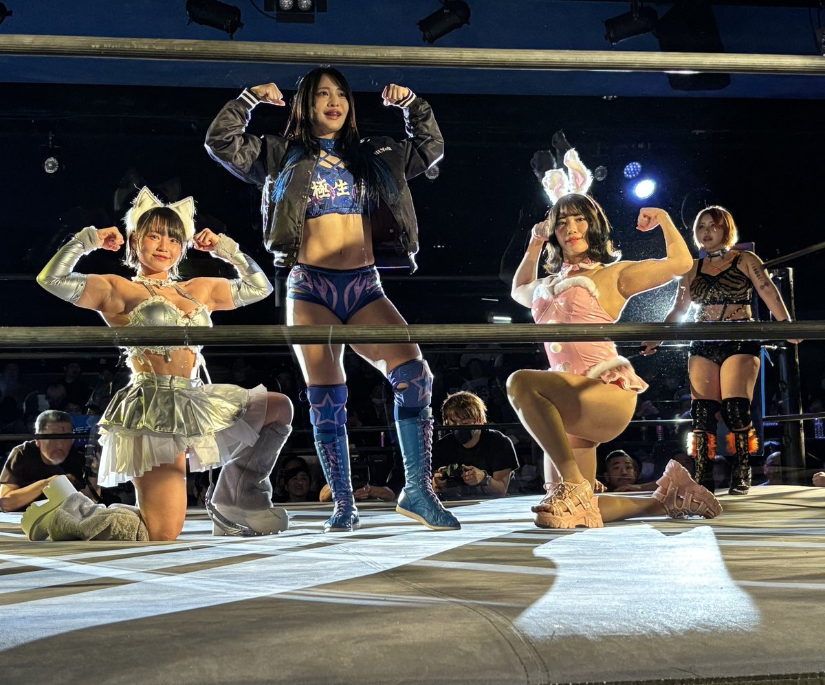 2025.12.9 新宿FACE
#PPPTOKYO
Galaxy Revolution-夢幻なる宴-

#虎牙のん デビュー戦

主役のん選手は1人で入場

対する #ちゃんよた 選手は
PPPリングガールを連れて入場

師弟対決は、試合前からそのコントラストが素晴らしかった🥹✨