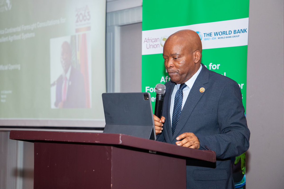 _AfricanUnion's tweet photo. Addressing the ongoing Continental Foresight consultation workshop for Agri-Food Systems in Nairobi, H.E. @MosesVilakati, Commissioner for Agriculture, Rural Development and Blue Economy @AU_DARBE said “Foresight is now a strategic AU priority to anticipate risks, guide investments & protect vulnerable populations amid climate shocks, and geopolitical tensions. It’s essential for achieving Agenda 2063 and CAADP Kampala Declaration on transforming Africa’s agrifood systems”. #ResilientAfrica #Agenda2063
 
Commissioner Vilakati highlighted the key policy directions for Africa’s agrifood foresight:
•⁠  ⁠Institutionalizing foresight in AU, RECs & national systems
•⁠  ⁠Integrating it within the CAADP, climate & food policies
•⁠  ⁠Strengthening data & capacities
•⁠  ⁠Elevating  community, youth & gender voices
•⁠  ⁠Linking foresight to financing & accountability

More information@  
 https://t.co/u5Ix2JFiqX