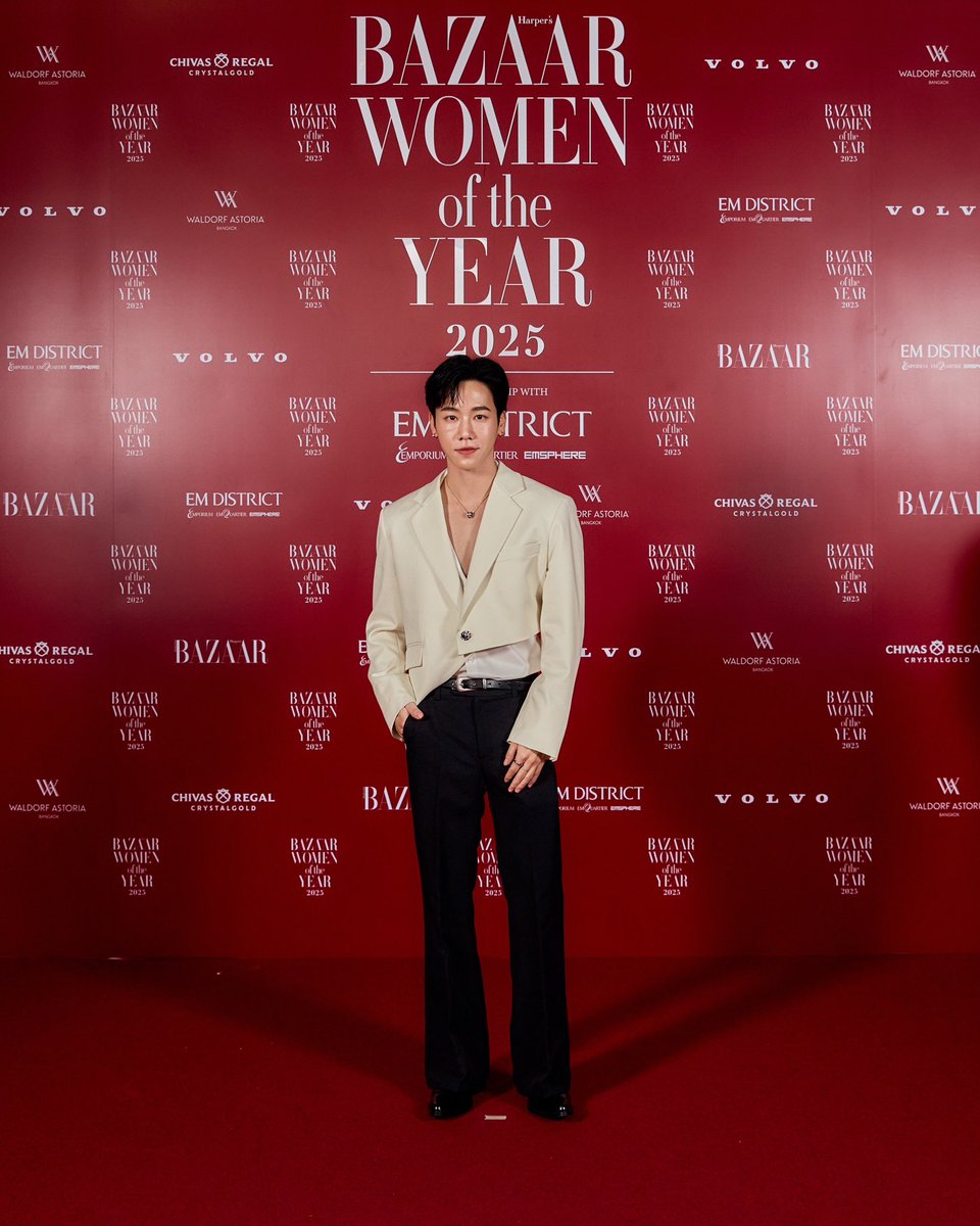 สุดหล่อคูณสอง! เปิดภาพ หยิ่น <a href="/yinyin_anw/">Yinyin</a> และวอร์ <a href="/warwanarat/">ว</a> ที่มาร่วมเฉลิมฉลองพลังของผู้หญิงกับงาน 'Harper's BAZAAR Women of the Year 2025' 

#ELLEThailand
#BAZAARTHWOTY2025 #WOTY2025 
#BAZAARWOMENOFTHEYEAR2025
#BAZAARWOTY2025xYINWAR