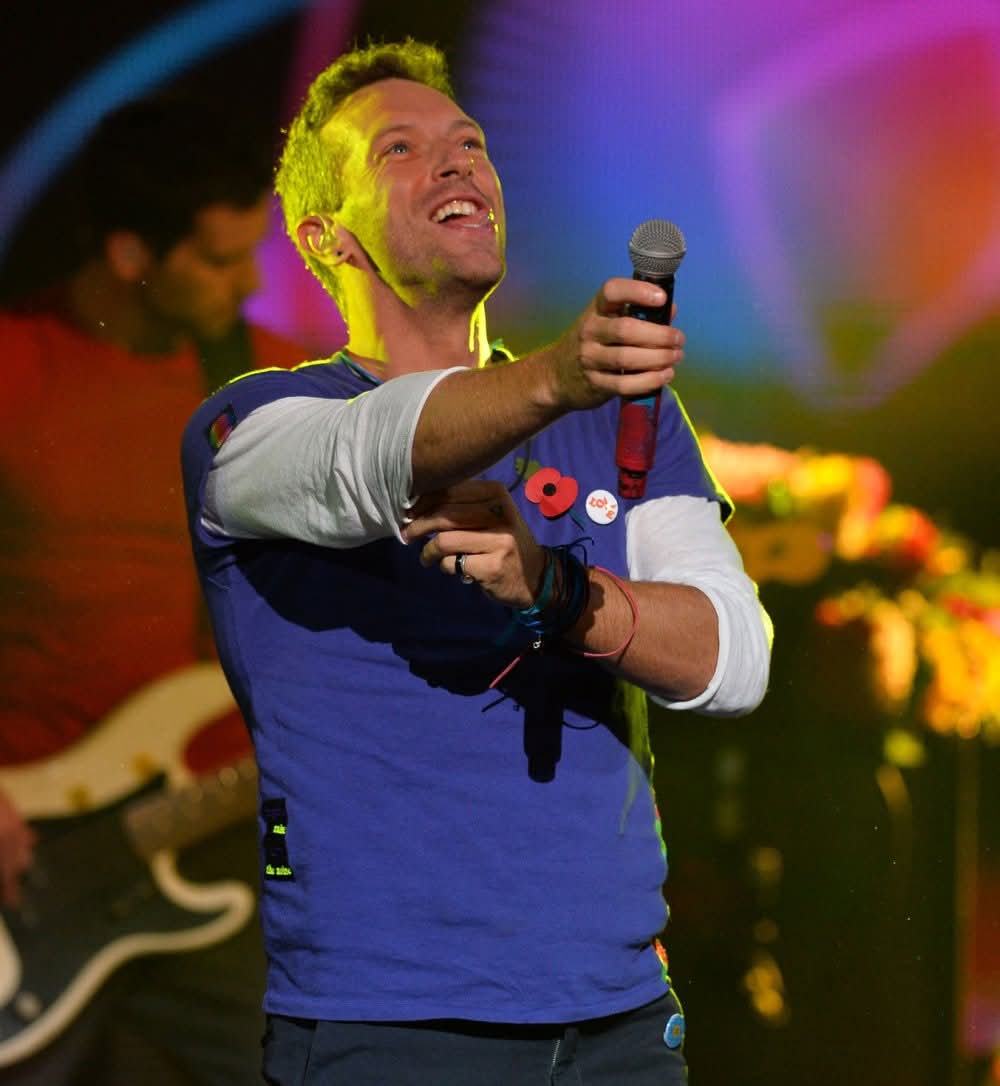 [#SOUVENIRS] 📆 09.12.2015
📌 Il y a 10 ans aujourd'hui @Coldplay se produisait sur la scène de la salle #Wagram à Paris, un concert intimiste pour 1000 personnes.