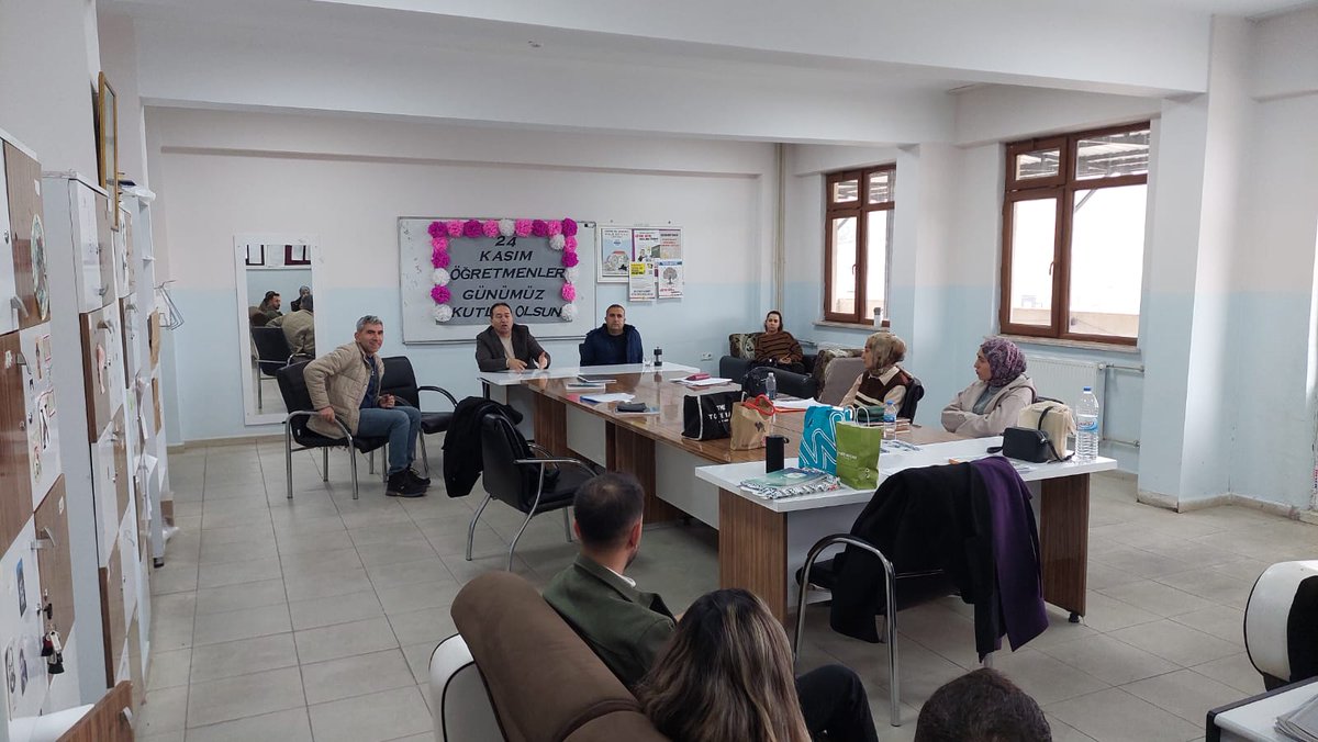 KULP İLÇE ZİYARETİMİZ (2)
📍Kulp Anadolu Lisesi
📍Kulp Çok Programlı Anadolu Lisesi
📍Kulp Anadolu İmam Hatip Lisesi'ni  ziyaret ederek eğitim çalışanı arkadaşlarımızla toplu sözleşme süreci ve sendikal kazanımlar üzerine değerlendirmelerde  bulunduk.