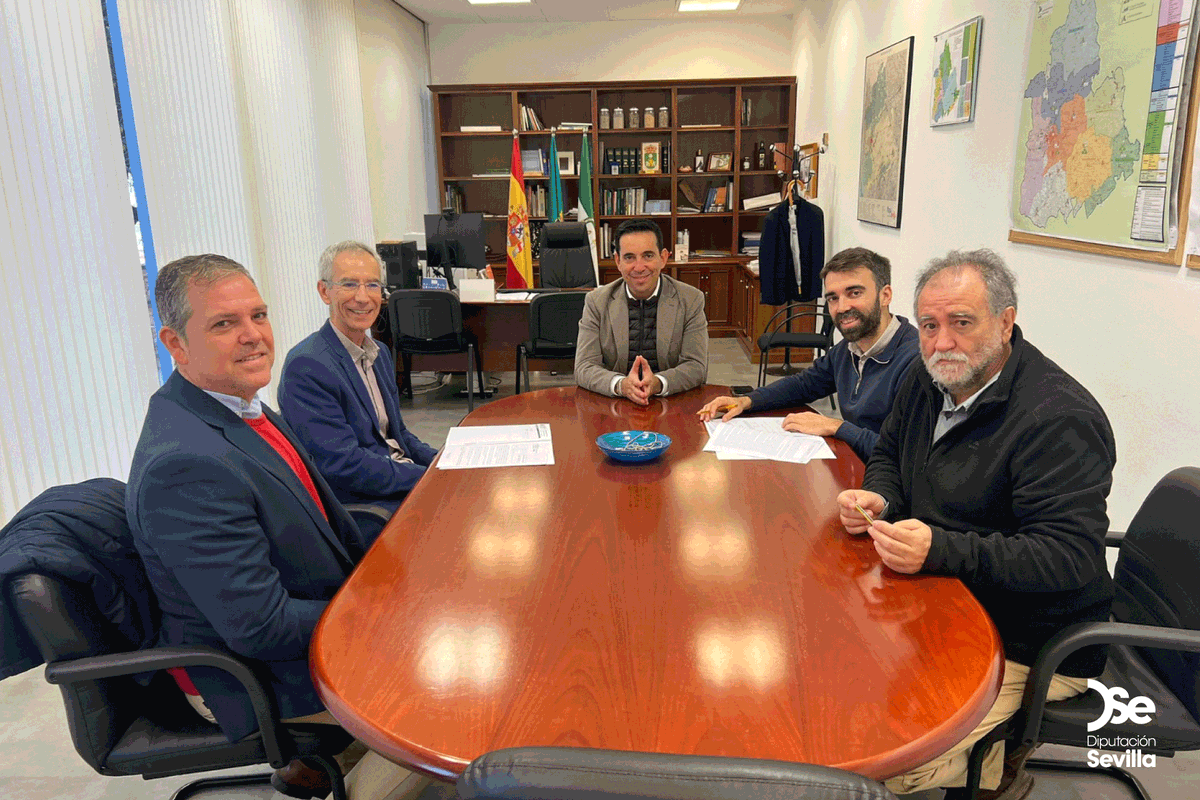 El diputado de Servicios Públicos Supramunicipales ha mantenido una reunión con el alcalde de Utrera, Francisco Jiménez, sobre asuntos que afectan al municipio y en la que han participado también el director y subdirector del área.

<a href="/GonzaloAulaga/">Gonzalo Dominguez</a> ha calificado el encuentro como