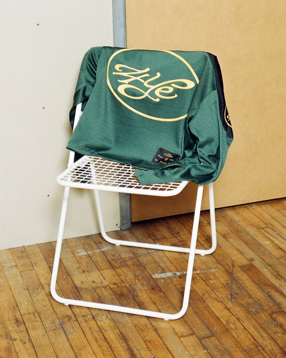 Signature jerseys in perforated mesh

Explore more colours on 4YE.CA