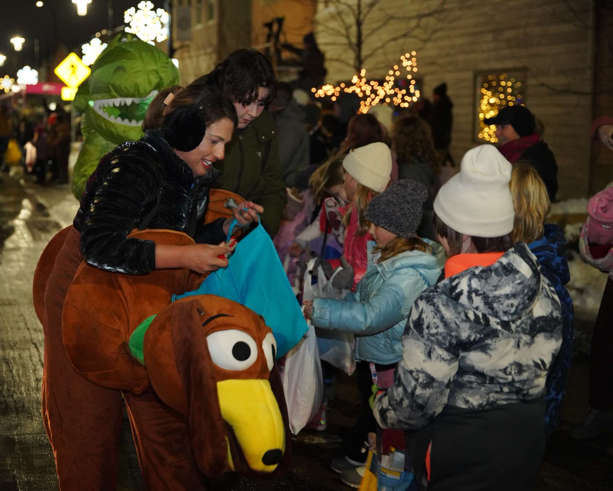 To infinity and beyond… with holiday cheer! ✨

This year, our Toy Story themed float lit up Owatonna’s Holiday Light Parade with twinkling lights and beloved characters. A huge thank you to the amazing volunteers, employees, and families who joined the fun! 🎄