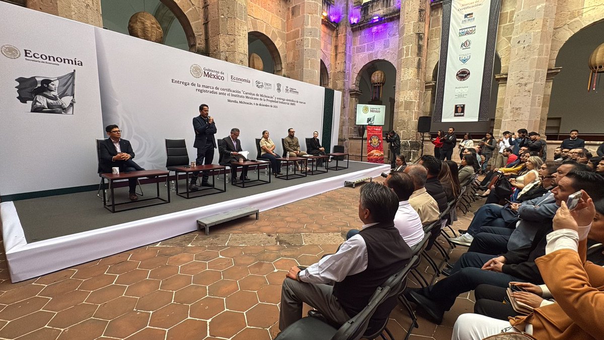 Desde Morelia, Michoacán, les invito a seguir la transmisión en vivo de la Entrega de la marca certificación de las Carnitas de Michoacán y la entrega simbólica de marcas registradas por el <a href="/IMPI_Mexico/">IMPI</a>.
youtube.com/live/p3blOWt5V…