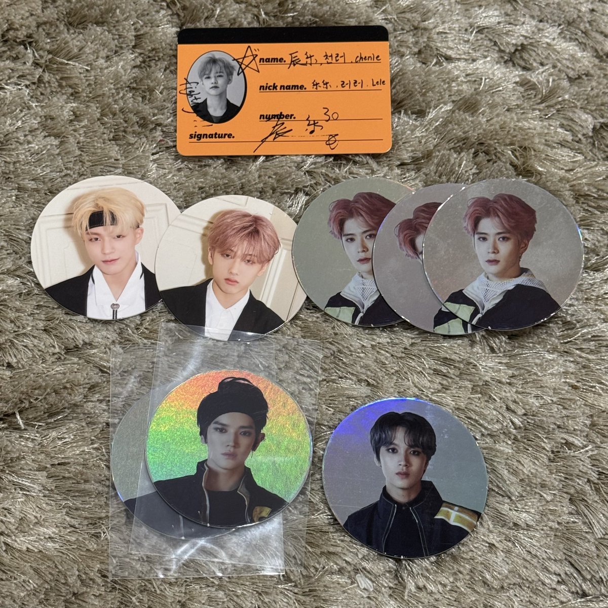 chenjico's tweet image. [wts readystock] misc nct official pc/merch inclusion

RM5-RM15 ea

#TDS4inKL #pasarnct