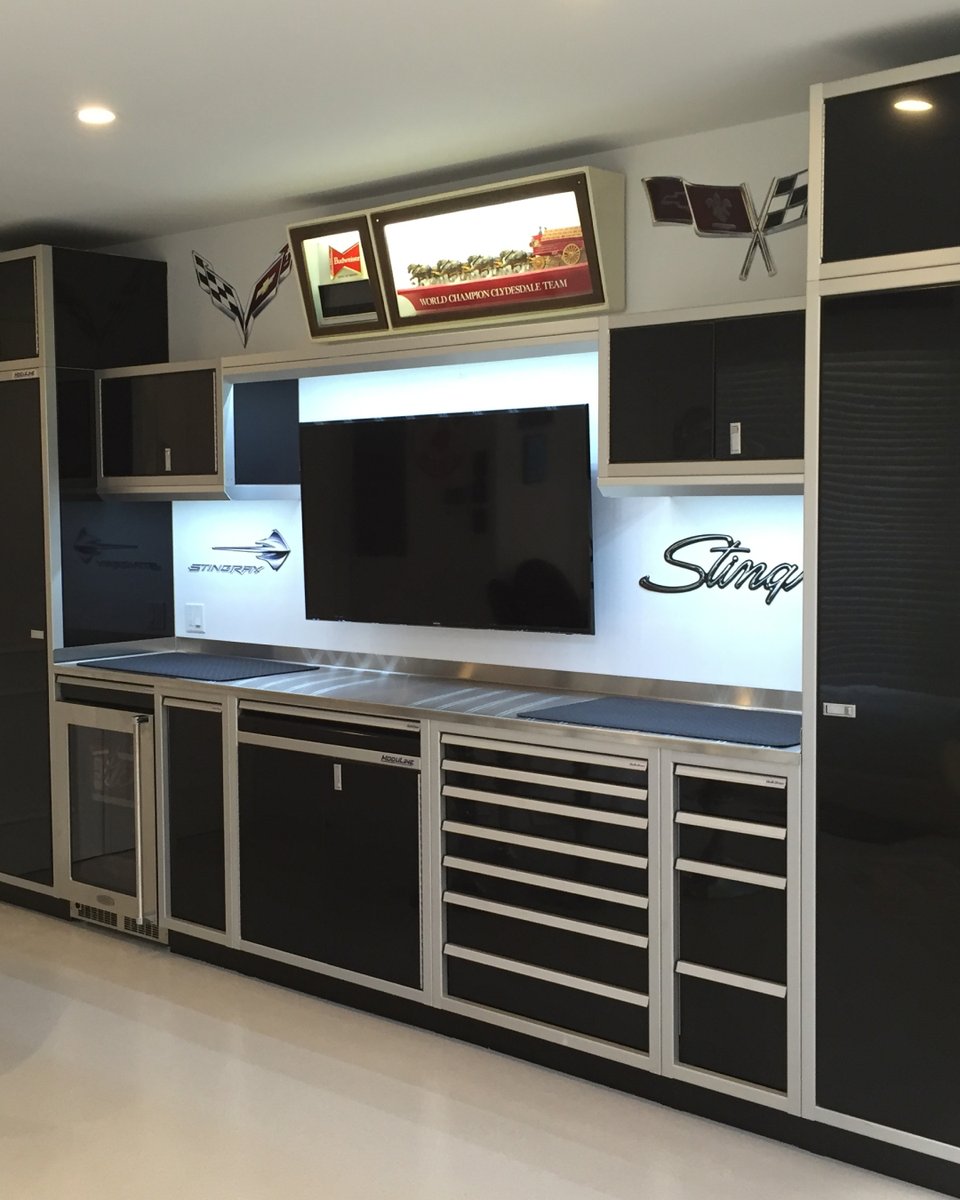 ModulineCabinet's tweet image. Our Pro Series transforms cluttered corners into custom-built command centers.

Form, function, and finish wrapped all into one.  

Click here to learn more: bit.ly/_ProSeries

#ProSeries #GarageDesign #Moduline