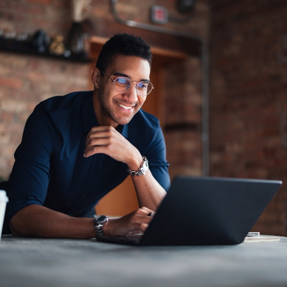 Looking for easy-to-read updates on vision care and benefits? From understanding colorblindness to learning how to properly recycle vision materials, The NVA blog has you covered. Click the link to see what’s new 👉zurl.co/gQePC
#VisionHealth #NVABlog #NVA #NVAVision