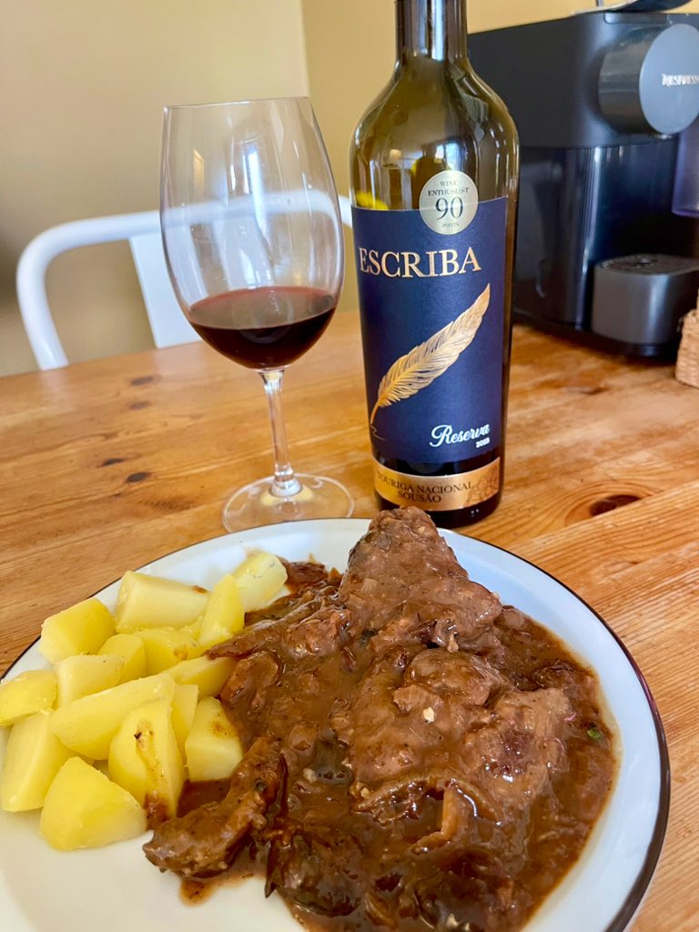 joukesp's tweet photo. #TuesdayLunch #RabbitWithPrunes #Potatoes
Unseasonably warm! 14°C + some sunshine!
Today feels like a non-cooking Tuesday as I only warmed up a 2nd serving of rabbit w prunes & cook some potatoes!
75% of household chores are done by women here.
Therefore I did the dishes today! https://t.co/oRWl53CUCf