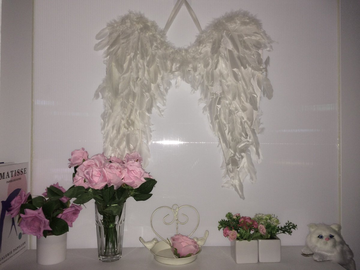 kekimeltdown's tweet image. 5s 후레시 키고 찍으묜 ㄹㅇ 디카감성임｡  ｡ ㅠㅠ♡