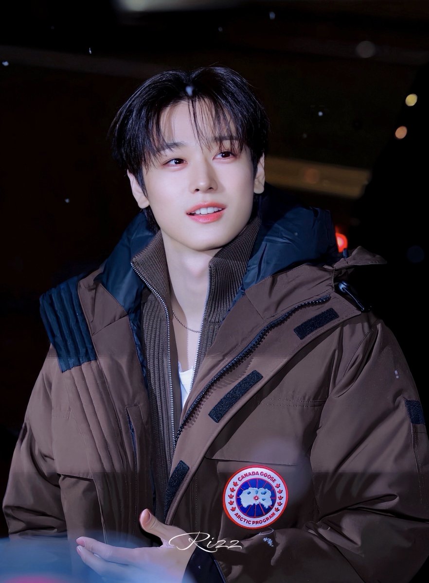 251204 캐나다구스 출근

첫눈을 바라보는 주연이 눈빛이 너무 예뻐

#주연 #JUYEON
#더보이즈 #THEBOYZ