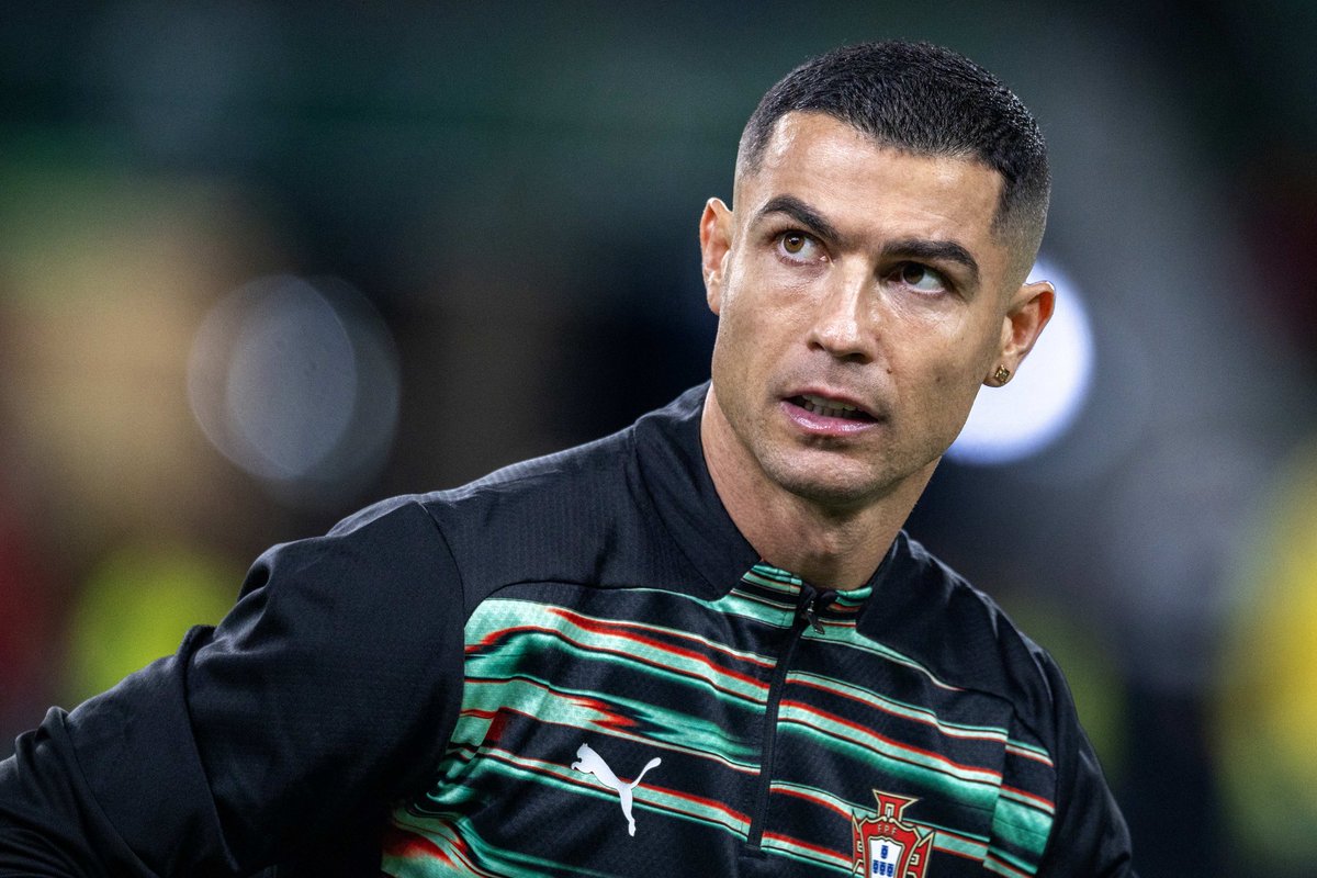 ActuCR7_'s tweet image. 🚨 𝗟𝗘 𝗣𝗢𝗧𝗘𝗡𝗧𝗜𝗘𝗟 𝗣𝗔𝗥𝗖𝗢𝗨𝗥𝗦 𝗜𝗡𝗙𝗘𝗥𝗡𝗔𝗟 𝗤𝗨𝗜 𝗔𝗧𝗧𝗘𝗡𝗗 𝗟𝗘 𝗣𝗢𝗥𝗧𝗨𝗚𝗔𝗟 𝗔𝗨 𝗠𝗢𝗡𝗗𝗜𝗔𝗟 🥵

Le Portugal 🇵🇹 de Cristiano Ronaldo 🐐 pourrait potentiellement avoir l’une des routes les plus difficiles de l’histoire vers un titre de champion du…