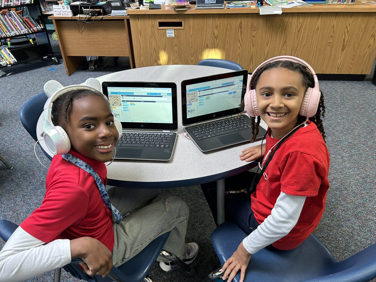 adam_stephens's tweet image. Students from @LCELibrary and across @FortBendISD are all experiencing the #hourofcode this week and are having a blast! @codeorg