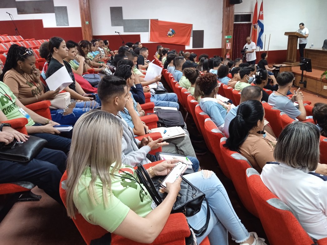 🇨🇺¡Ya estamos en III Pleno! 
Este martes abrió sus puertas en el Centro de Convenciones Cojímar de La Habana el III Pleno del Comité Nacional de la #UJCdeCuba espacio de debate e intercambio de la vanguardia joven cubana para continuar construyendo futuro.