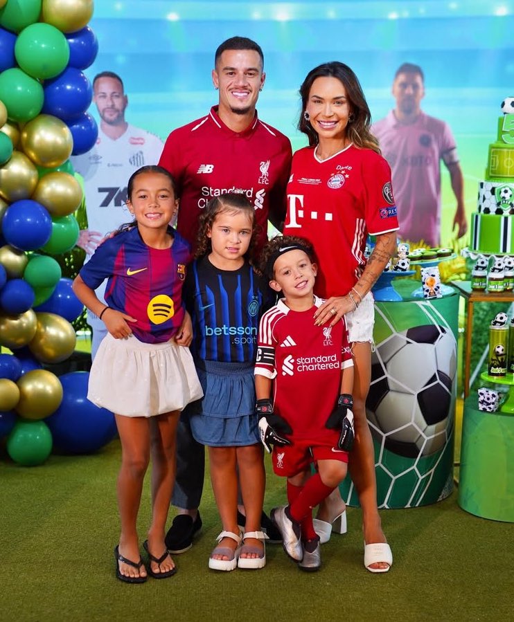 AnfieldAgenda's tweet image. 📸 Philippe Coutinho and his family wearing kits from the clubs he has played at, for his child’s birthday party.

Philippe in the Liverpool shirt…🥲❤️
