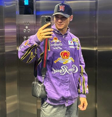 anderjvv's tweet photo. No es por nada pero, este es el profesor que faltaria para hoy asi fuera una pequeña clase. Para hacer sentir incomodo a Ismael y May. Es lo que necesitan ese par de tensos para que se eduquen. Hagamos que West lo llame para que se llegue hoy a la mansión. SERIA BRUTALL!!!!! https://t.co/vgV3B2BG6Q