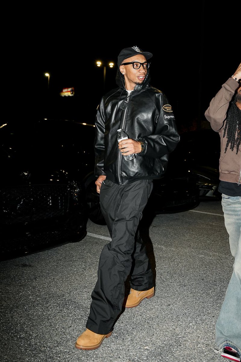 caleb💱 tweet media