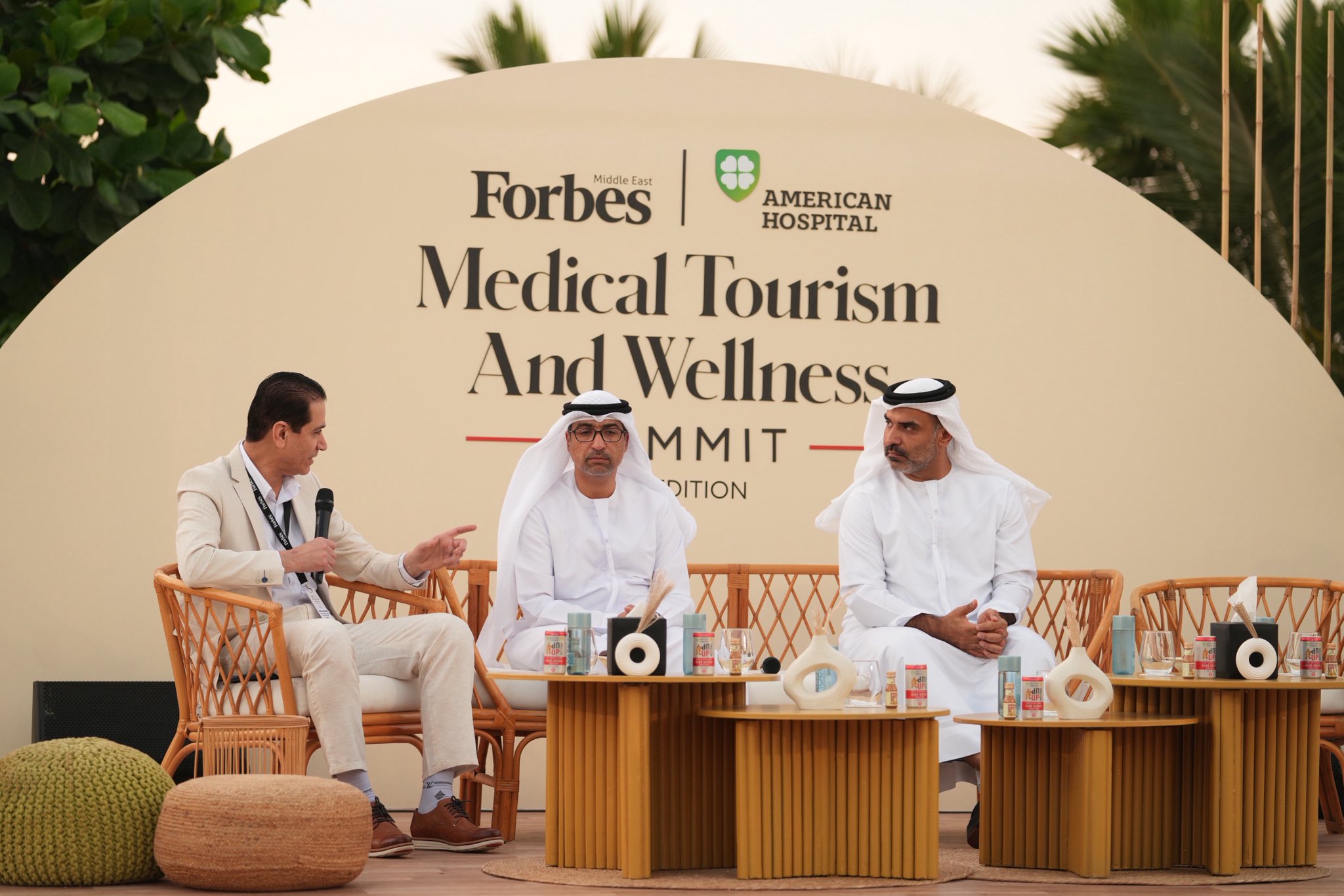 تقدّم الإمارات نموذجًا متقدمًا للسفر الطبي من خلال العلاجات المتطورة والدقة الروبوتية والرعاية الاختيارية المدعومة بالذكاء الاصطناعي، وفي هذا الإطار شارك مروان عبد العزيز جناحي، وماهر الكعبي، ود.حيدر أرجوماند، رؤاهم حول المكانة المتسارعة التي تحتلها الدولة كوجهة عالمية للرعاية 