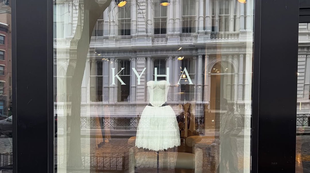 aesthetickyc's tweet image. Tuesday.