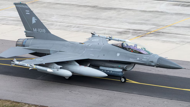 "NO PODEMOS MANTENERLOS"
🛫 Las frases que exponen el negocio opaco de los F-16

🇦🇷 Lapidario informe de la Fuerza Aérea Argentina sobre la compra de F-16 a la OTAN: advierten que “no hay capacidad técnica para mantener pistas y hangares”, con maquinaria obsoleta y equipos en mal