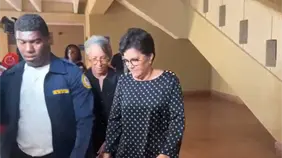 SIN24Horas's tweet photo. Trasladan a audiencia a cuatro empleadas del colegio Leonardo Da Vinci por muerte de la menor Stephora Anne Mircie Joseph #NoticiasSIN #StephoraAnneMircieJoseph
Detalles en: https://t.co/BQeBu5qn0G https://t.co/hyUXk339Yg