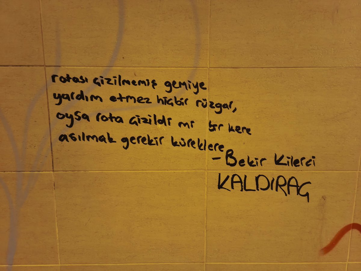 KaldiracDergi's tweet photo. Sahi bu dünyada bir yaşam var mı?

"Gelecekten bakın, belki 5 belki 10 yıl sonradan. Biz bugünün devrimcileri oradan bakıldığında 3. Dünya Savaşı’nın içindeki devrimciler olacağız. Bu savaşları devrimlerle durdurdular, dedirtmek de mümkün, sadece izlemişler, dedirtmek de.

Bize daha da ileriden bakanlar var. Bekir ve Serkan bizden önce oraya varanlardandır. Her adımımızda bize eşlik edenler yılın aralık aylarında, sınıfsız bir topluma ulaşmak için bu sefer neyi anlamamız ve anlatmamız gerekir, sorusuyla gelirler."

https://t.co/GXnsg4o6gl