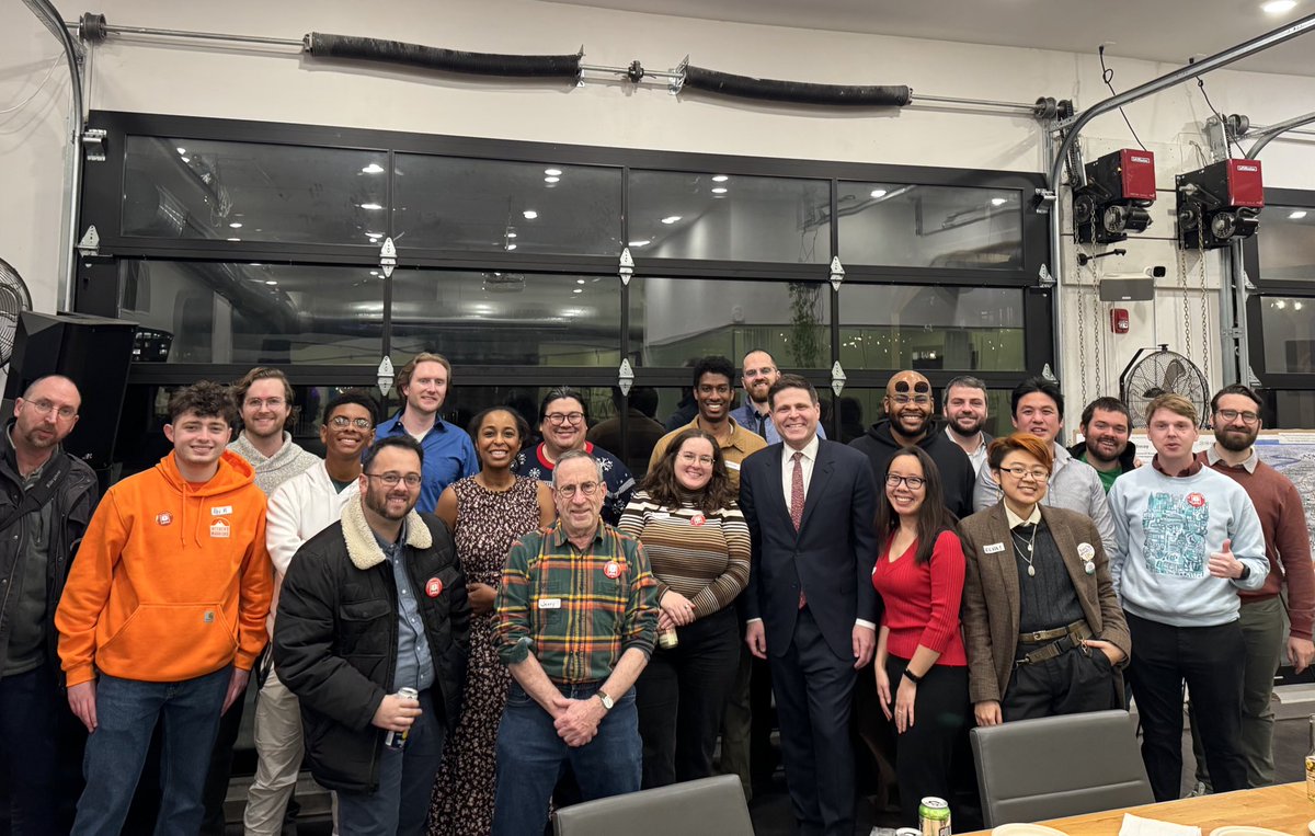 Great conversations last night on infrastructure, transit, and housing policy. Together we are building a future for Philadelphia with safe streets, rapid transit, and affordable housing for all our communities!