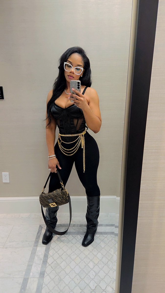 🧜🏾‍♀️✨️